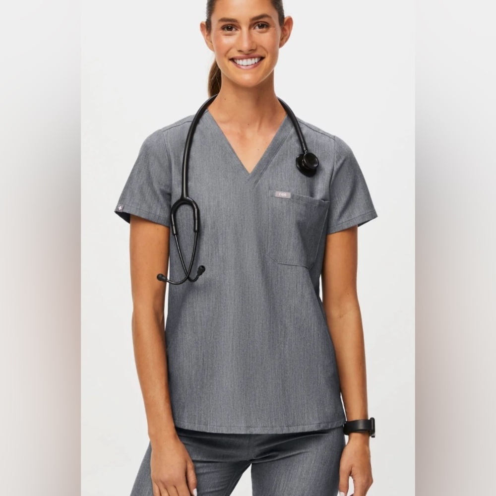 FIGS Catarina Graphite One-pocket Scrub Top - Medium